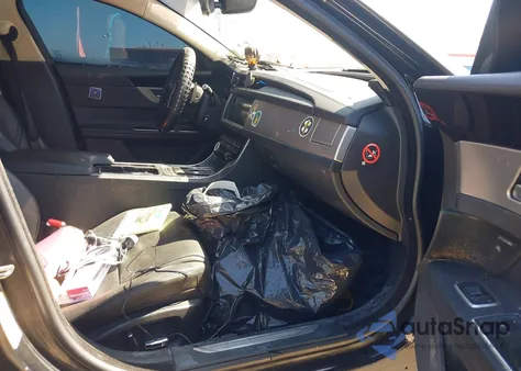 2019 Jaguar Xf 25T Premium z USA, uszkodzony, nr VIN SAJBD4FX3KCY79425